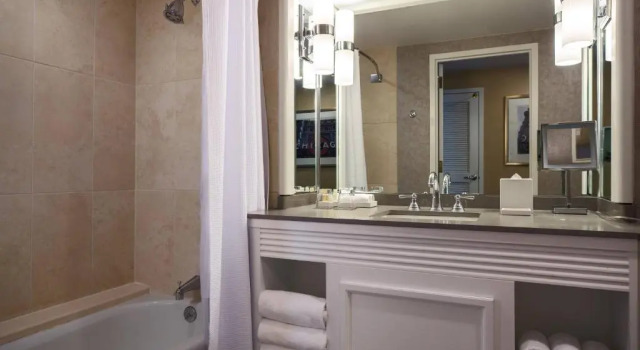 Номер Standard Renaissance Chicago Downtown Hotel