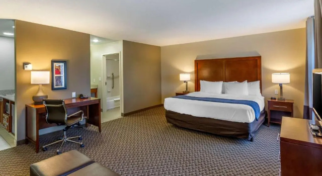 Люкс Comfort Inn & Suites Logan Near University