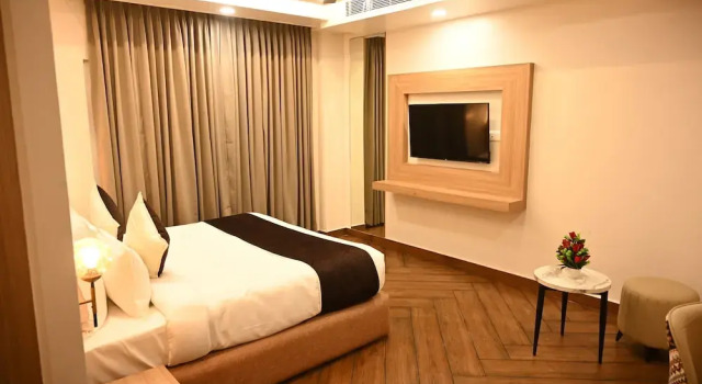 The Regal Crown By Ritya Hotels