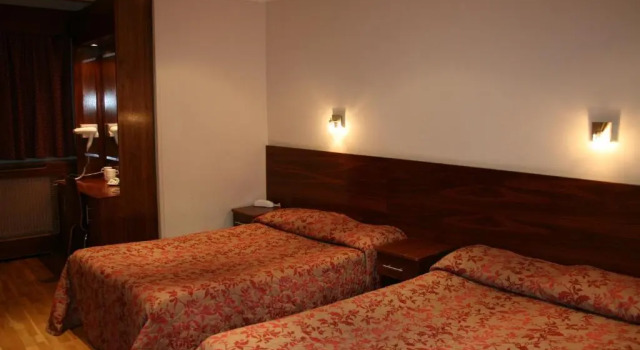 Четырёхместный номер Standard Wedgewood Hotel