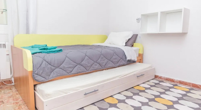 Beachfront 4BR Big groups or 2 families, Забронировать Апартаменты/квартира Апартаменты Фуэнхирола, рядом с La Plaza de los Chinorros, Апартаменты/квартира