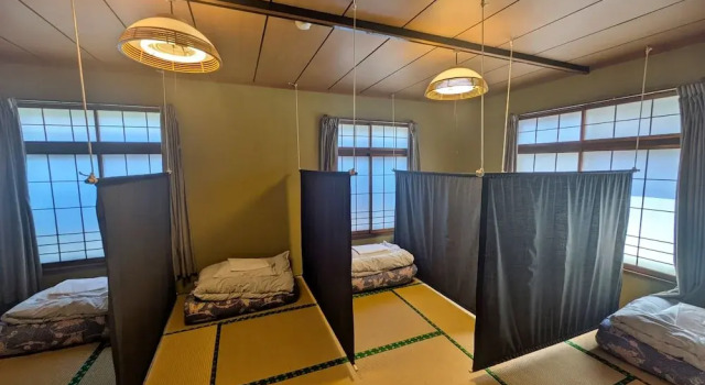 Кровать в общем номере (женский номер) Matsubaya Guesthouse - Hostel