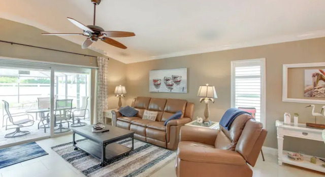 5 Mi to Fort Myers Beach: Home w/ Heated Pool!, Забронировать Дом для отпуска Коттеджи Айона, Коттедж
