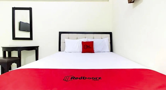 Номер Deluxe RedDoorz near Kranggan Tugu Jogja