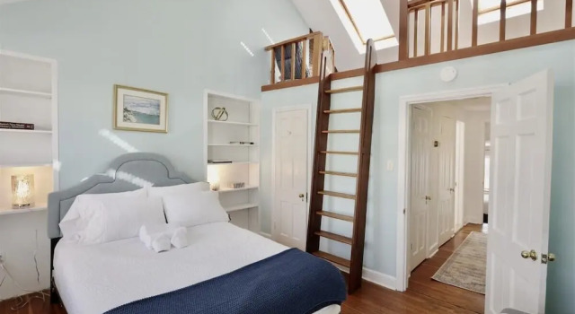 Georgetown Cobblestone Cottage - Private Parking, Забронировать Дом для отпуска Коттеджи Вашингтона, рядом с Embassy of Lesotho, Коттедж