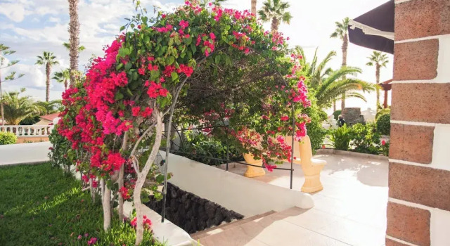 Villa Allegra, Book Villa Hotels in Tenerife with Parking, Parking