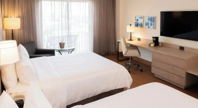 Четырёхместный номер Standard Цокольный этаж Holiday Inn Express - Monterrey - Tecnologico by IHG