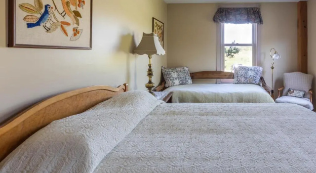 Трёхместный номер Standard Maple Hill Farm Inn