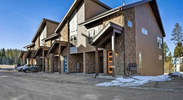 Mountain Escape w/ Hot Tub < 5 Mi to Winter Park!, Buchen Sie Ferienwohnung Winter Park 