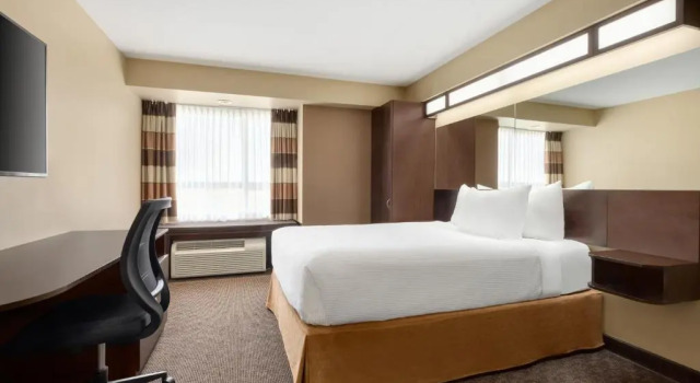 Номер Deluxe Microtel Inn and Suites by Wyndham Weyburn