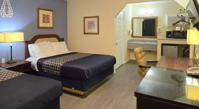 Четырёхместный номер Standard Rodeway Inn & Suites Blythe I-10