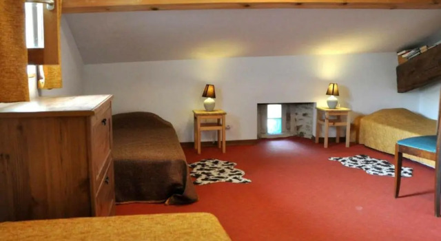 Gîte La Terrasse-sur-Dorlay, 6 pièces, 13 personnes - FR-1-496-72, 예약 호텔 라테라스 쉬르돌레 오베르뉴