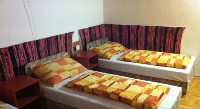 Кровать в общем номере Season Hostel 2