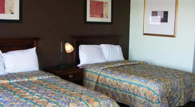 Четырёхместный номер Standard Budget Inn Palmyra