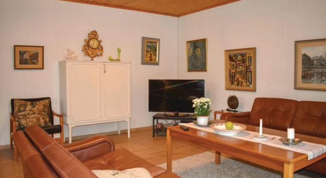 Amazing Home in Hjärnarp With 3 Bedrooms, Sauna and Outdoor Swimming Pool, Rezerwuj Hotel Hotele w Lagos z parkingiem, Parking