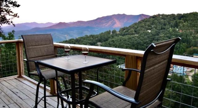 Шале Million Dollar Views! 4 Bedroom, Sleeps 9, close to National Park and 5 mi to Gatlinburg!