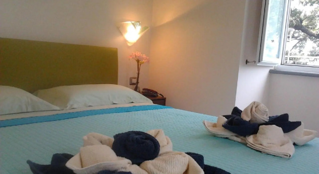 B&B Villa Scutolo, Забронировать Отель «постель и завтрак» Отели Вико-Экуенсе с парковкой, Парковка