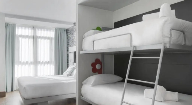 Четырёхместный номер Petit Palace Plaza Mayor