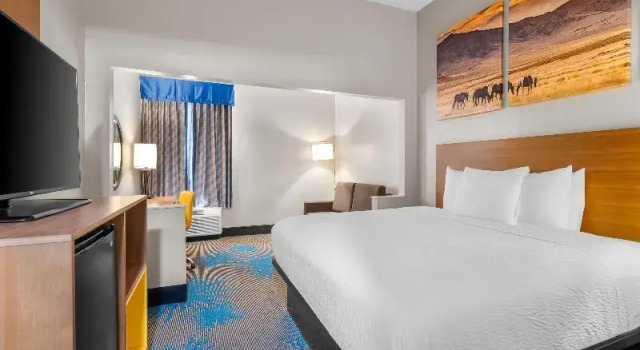 Двухместный люкс Days Inn & Suites by Wyndham Ridgeland