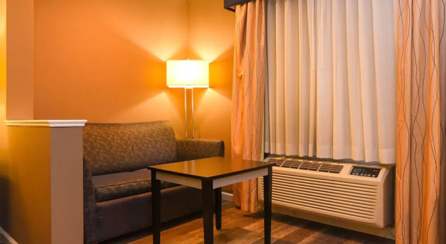 Двухместный люкс Capital Inn and Suites
