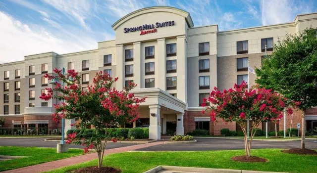 Четырёхместный люкс Springhill Suites by Marriott Hampton Coliseum