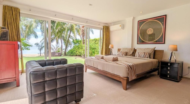 Вилла Luxury Beachfront 5-bedroom Villa - by KohChangVillas