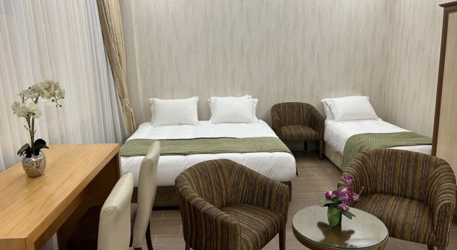 Lily Rooms