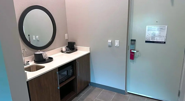 Люкс Hampton Inn & Suites Ruskin I-75, FL