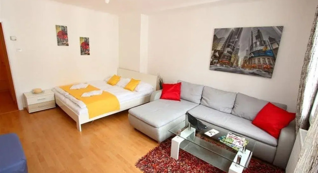 Apartment Am Reumannplatz, Забронировать Апартаменты/квартира 10. Фаворитен Вена, рядом с Кеплерплац