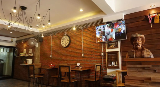 T2B Hostel, Забронировать Хостел Отели Чиангмай с парковкой, рядом с Wat Srisupan, Парковка