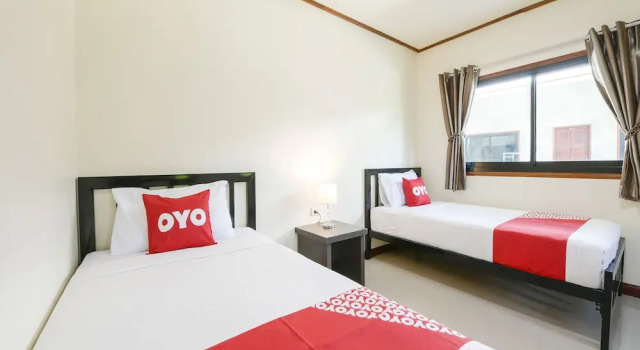 Tom Pizza Resort, Забронировать Курортный отель Отели Ко Самет с парковкой, рядом с Пляж Ао Прао, Парковка
