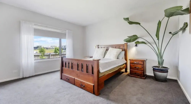 Modern Coastal Escape Pet Friendly With Fireplace