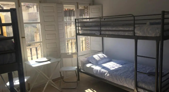 Кровать в общем номере Málaga Centro Hostel
