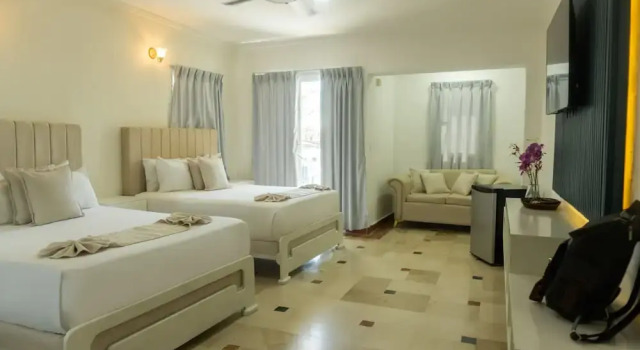Номер Family с балконом Hotel Checkin El Cortecito