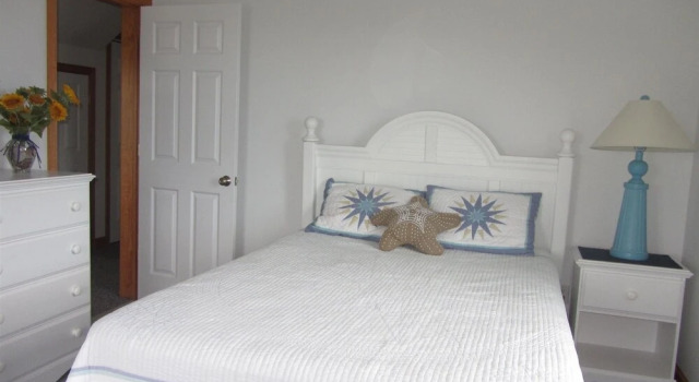 Spartina 3 Bedroom Cottage by RedAwning