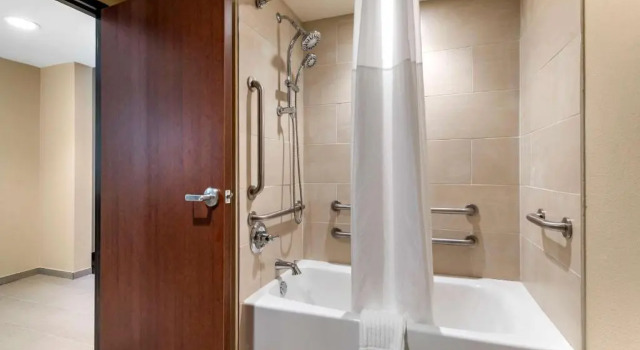Четырёхместный номер Standard Comfort Suites Broomfield-Boulder-Interlocken