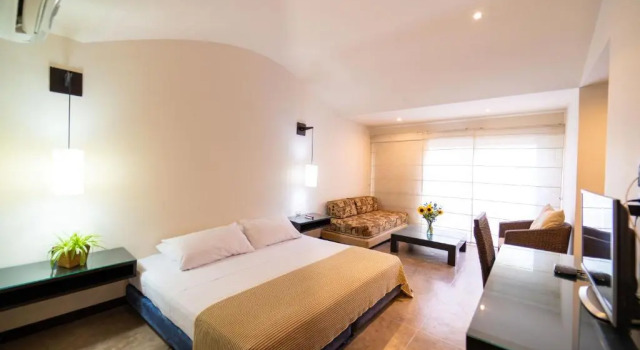 Полулюкс Hotel Santorini Express y Cabañas
