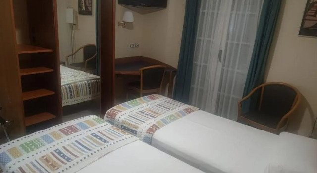 Двухместный номер Standard Hostal Burbia