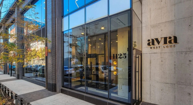 Fulton Market Group Hub 2 Units Walk to Dining