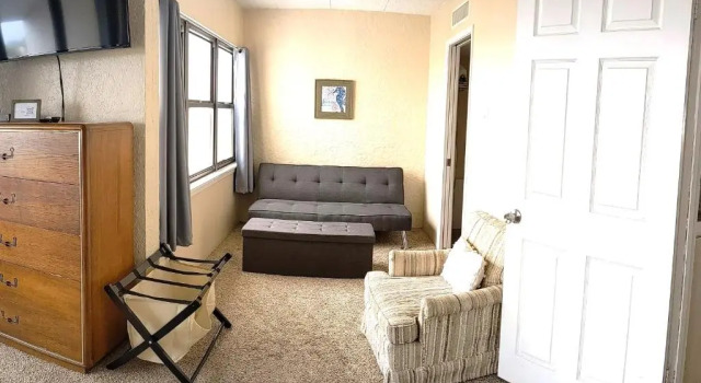 Sunny Padre Island Condo, Only 2 Mi to Beaches!, Boek Hotel Hotels in Houston met zwembad, Zwembad