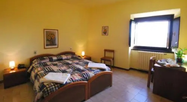 Villa Santa Maria dellArco - Centro Oreb, Book Villa Hotels in Franciacorta with Parking, Parking