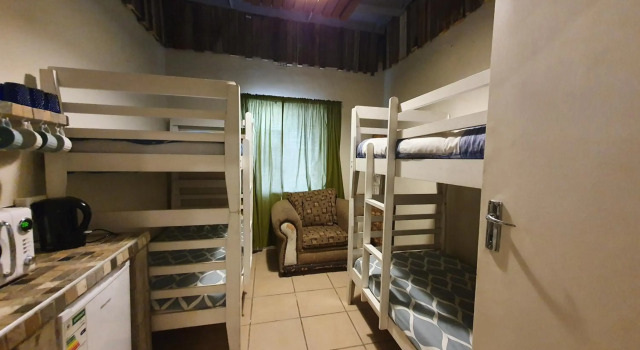 Strand Family studio en-suite 6 sleeper Kitchenette Helderberg CT