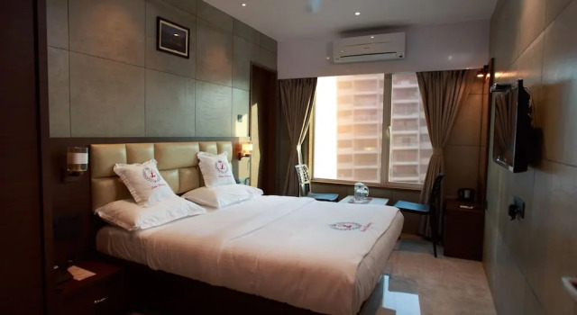 Двухместный номер Superior с видом на город Hotel Leela