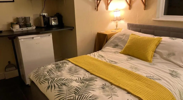 Entire 1bed Studio With Ensuite, Balcony & Parking, Varaa Huoneisto Asunnot kohteessa Merseyside, Huoneisto