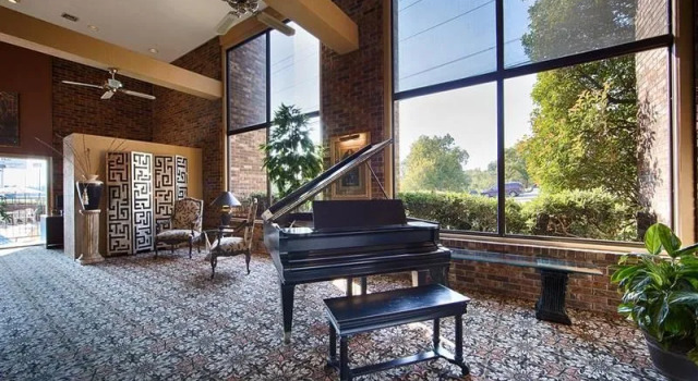 Best Western Sherwood Inn, 预订 酒店 米德韦斯特城 俄克拉何马州