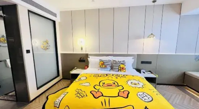 Семейный люкс MEH00D LESTlE Hotel（Guangzhou Huadu Rongchuang Cultural Tourism City Baiyun International Airport ）