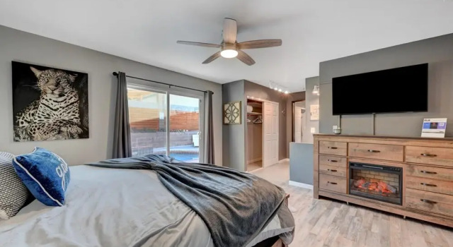 NEW Fresh Fun Heated Pool in Las Vegas 4 Bedrooms 1-story Minutes to the Las Vegas Strip Full Kitchen, Rezervasyon Otel Las Vegas Strip Las Vegas