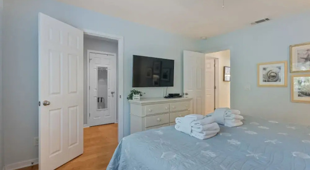 2370 Racquet Club at The Sea Pines Resort, Забронировать Курортный отель Отели Хилтон-Хед-Айленд с парковкой, рядом с Stan Smith Tennis Academy, Парковка