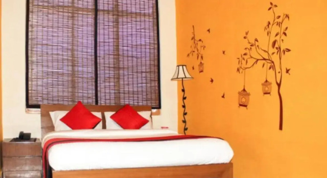 OYO Rooms Neemrana NH8, Забронировать Отель Отели штата Раджастхана с парковкой, Парковка