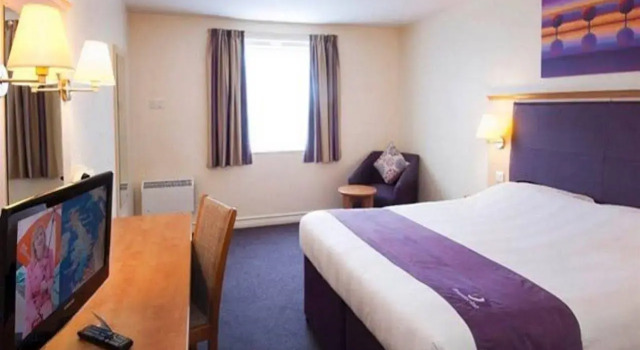 Premier Inn Swindon Central, Забронировать Отель Суиндон Уилтшир, рядом с The Energy Check County Ground